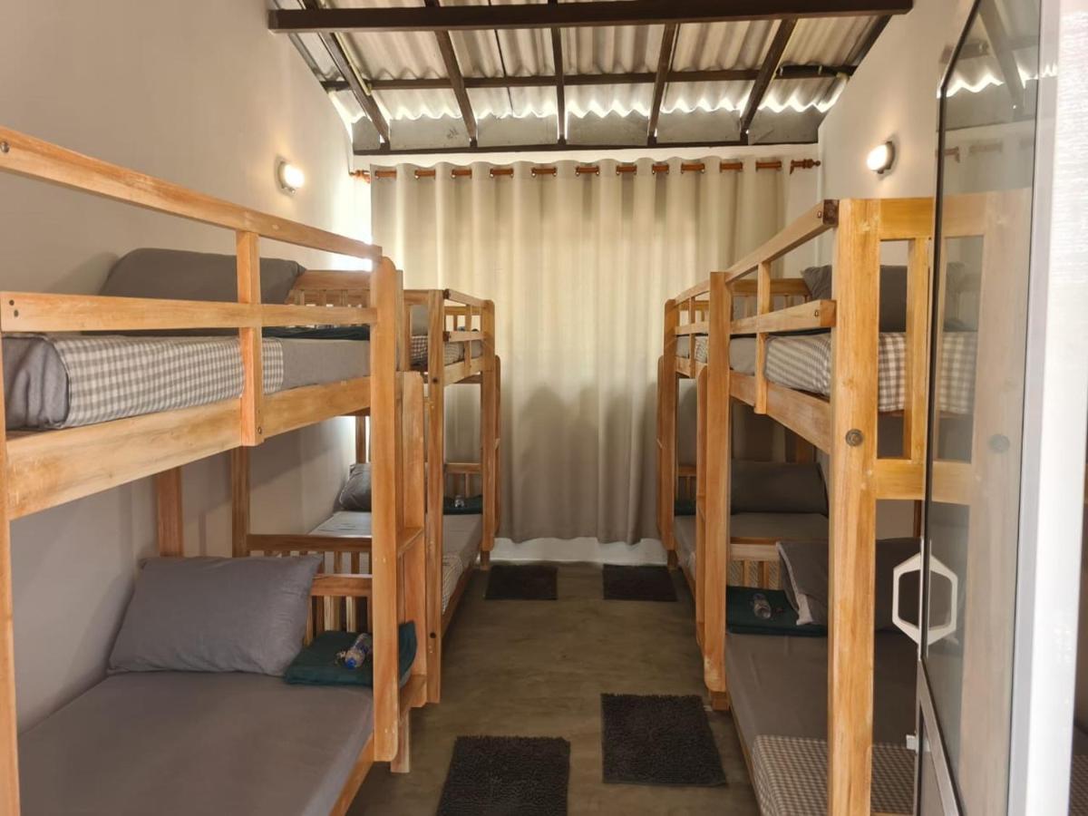 Dip N Doze Hostel Ahangama Kültér fotó